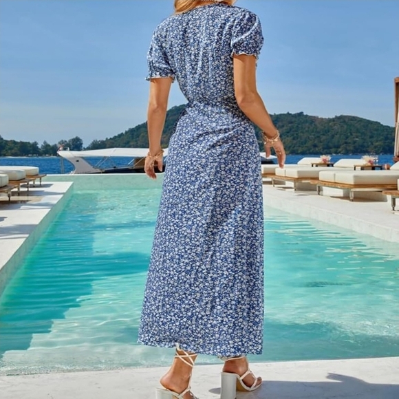 Women's Short-Sleeve Casual Lightweight Flowy Shift Dress, Blue White Floral - Picture 2 of 9